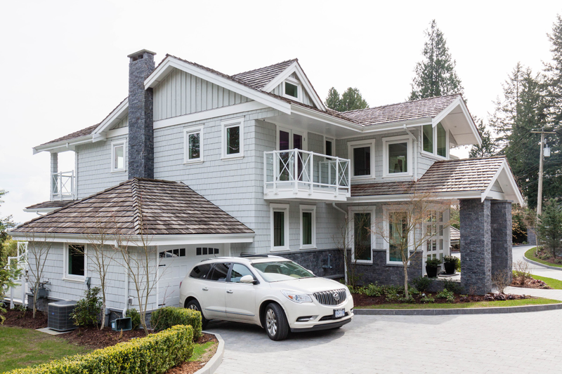 Illustration for article titled Pics from the Curbside: 2016-03-26 around Caulfeild Park, West Vancouver